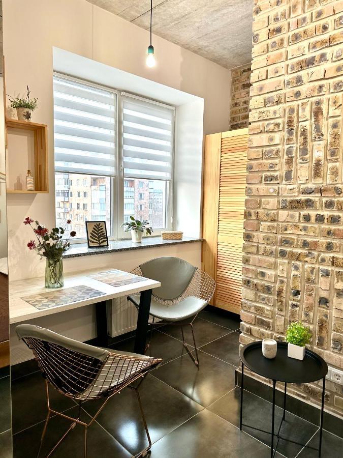 Designer Apartments In The City Center Riwne Exterior foto