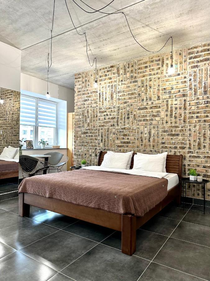 Designer Apartments In The City Center Riwne Exterior foto