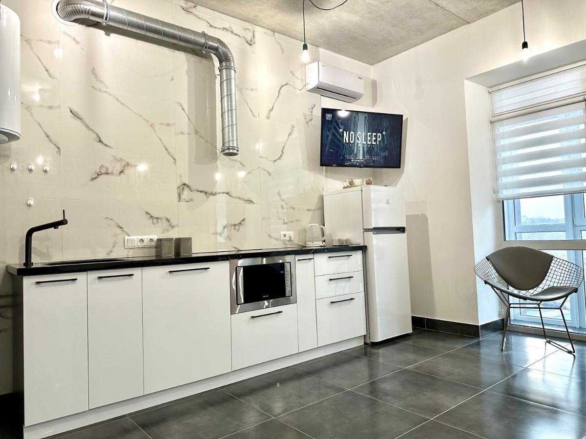 Designer Apartments In The City Center Riwne Exterior foto