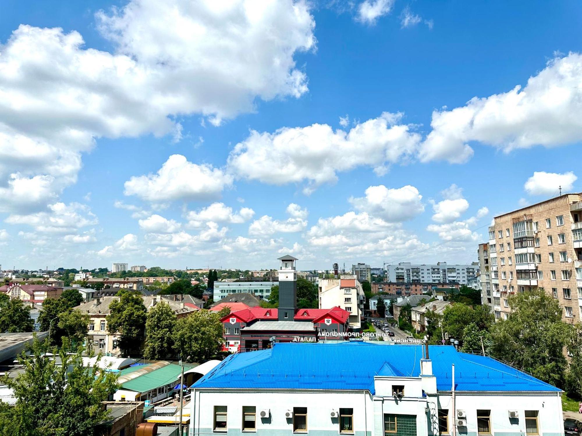 Designer Apartments In The City Center Riwne Exterior foto