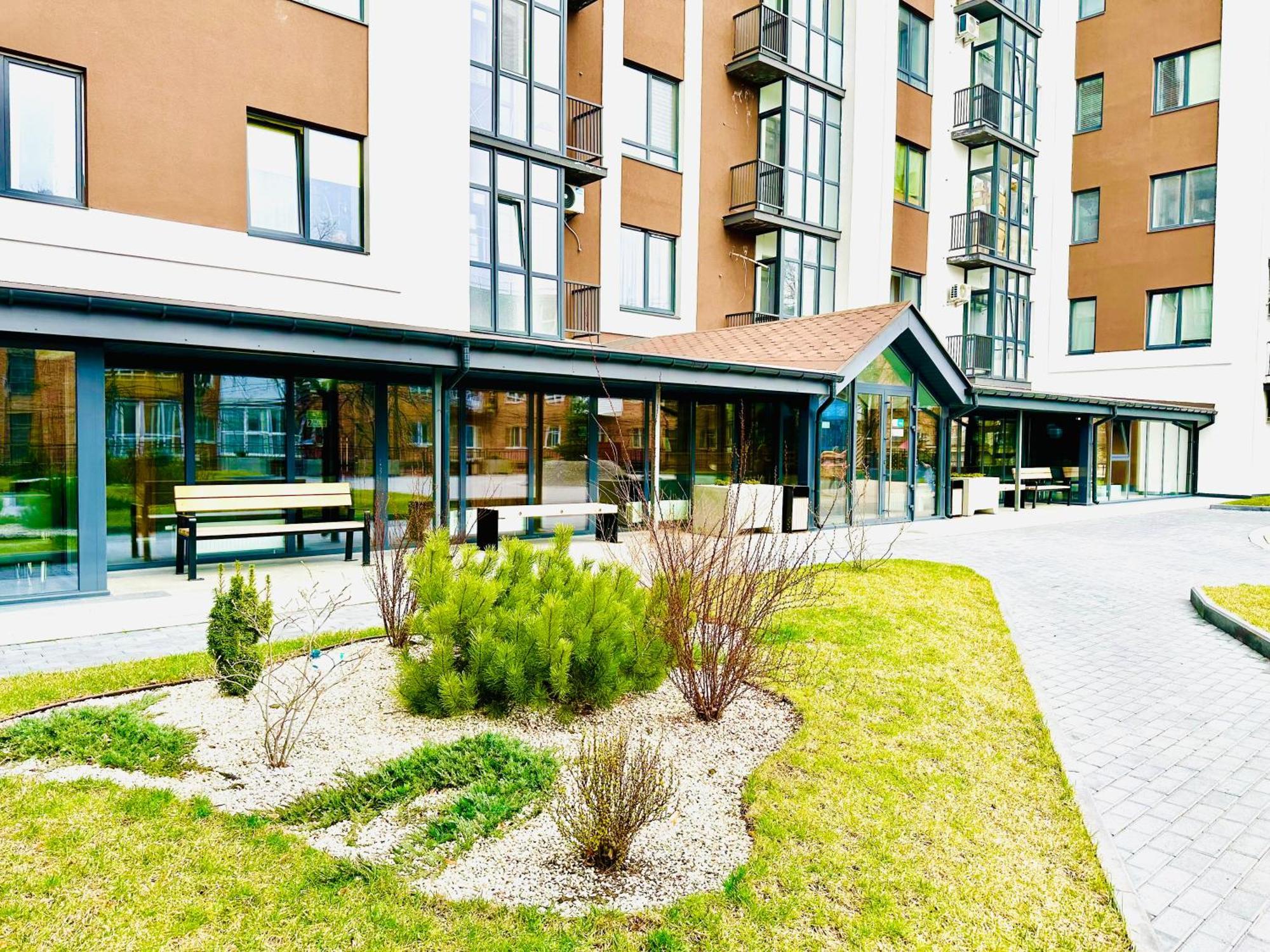 Designer Apartments In The City Center Riwne Exterior foto