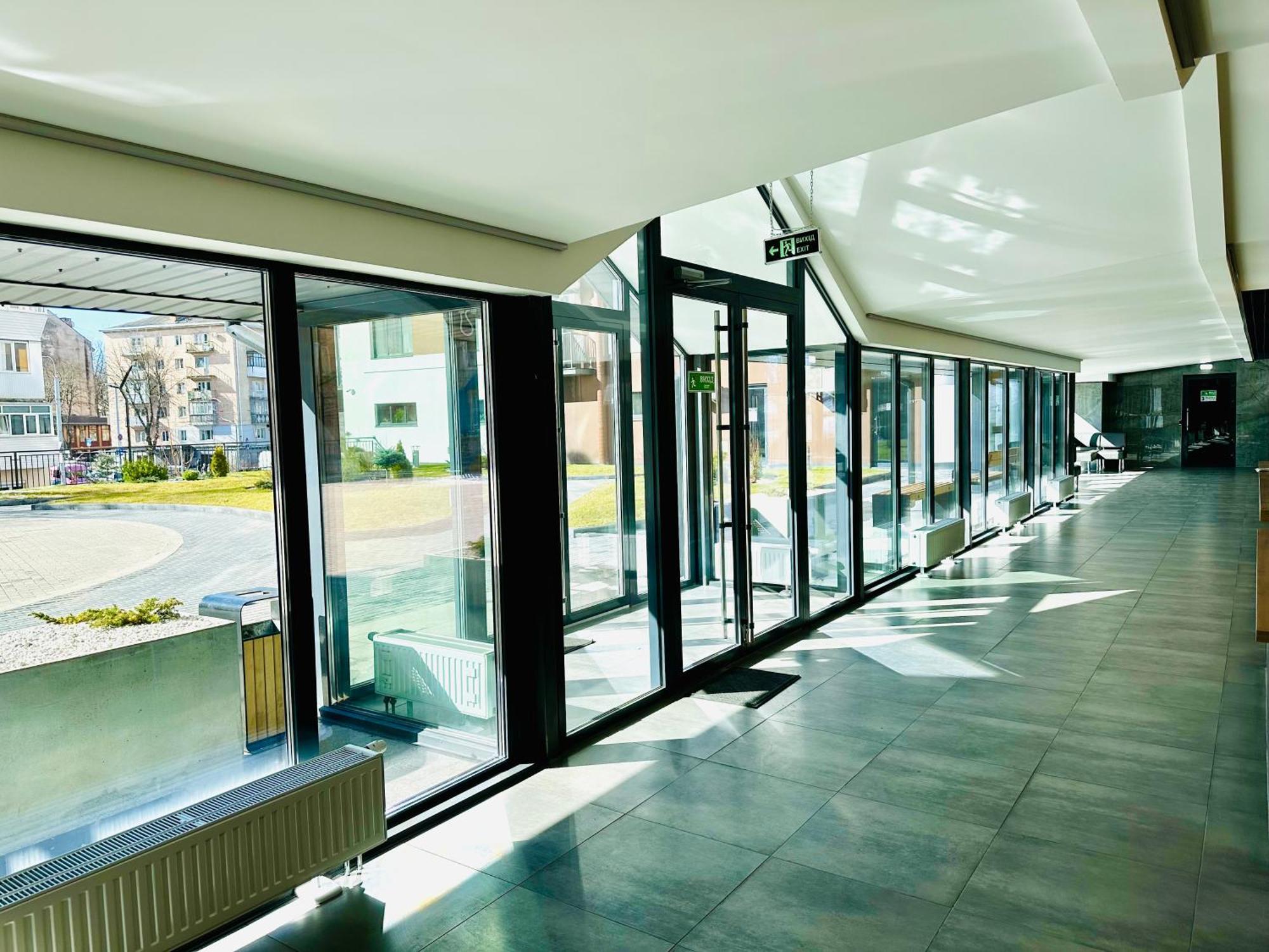 Designer Apartments In The City Center Riwne Exterior foto