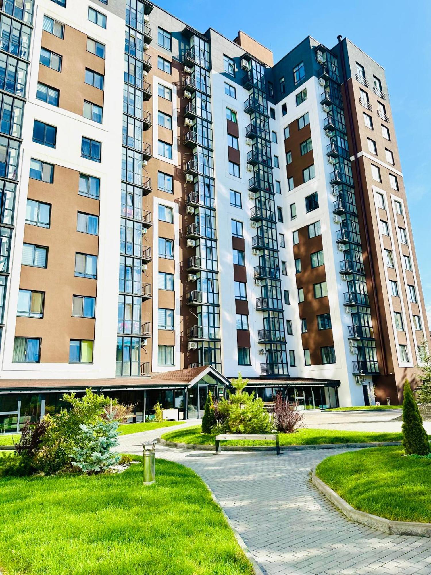 Designer Apartments In The City Center Riwne Exterior foto